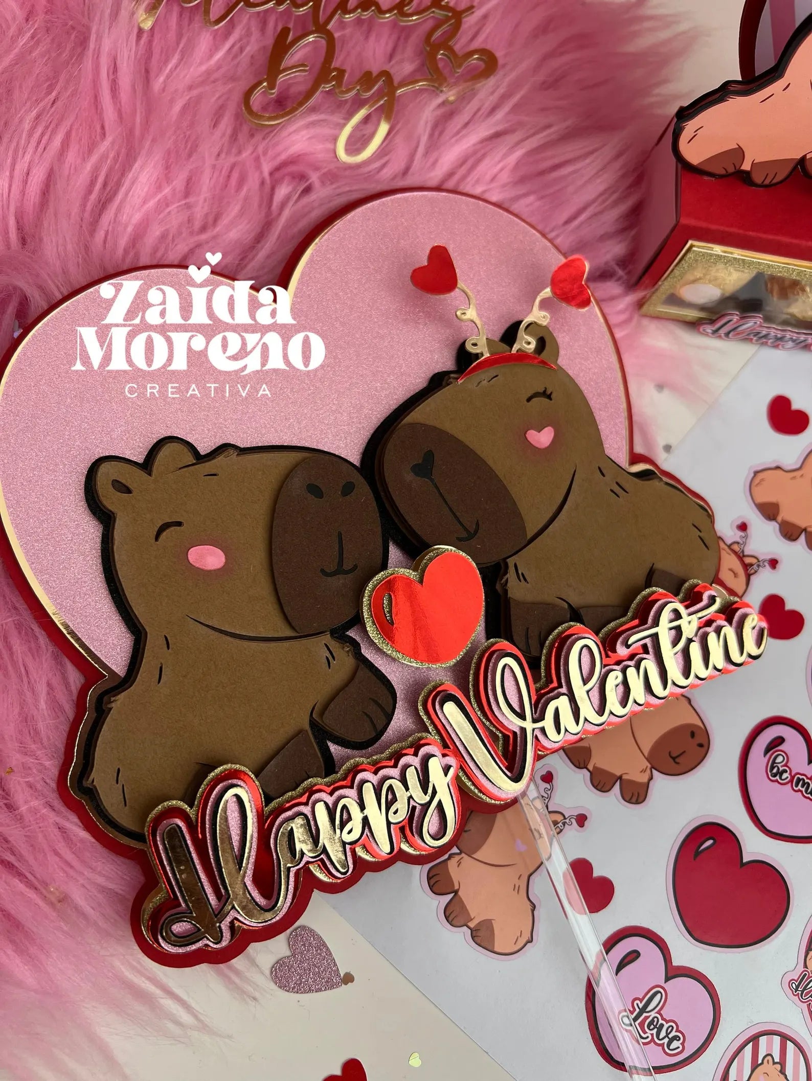 CAKE TOPPER CAPIBARA SAN VALENTÍN
